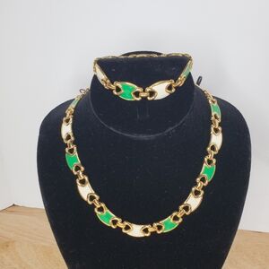 Vintage Monet Goldtone Linked Necklace And Bracelet Set Kelly Green Cream Enamel